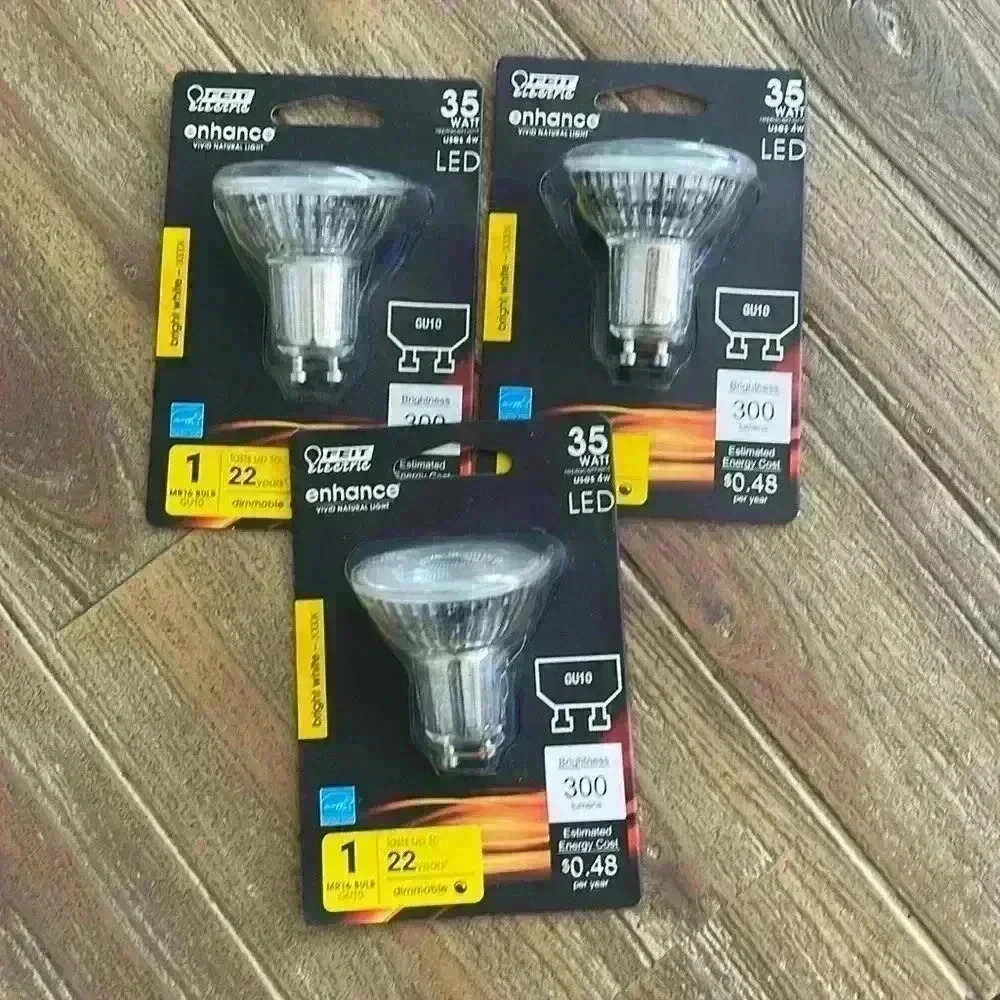 New in Package- LED Hologen replacements x3